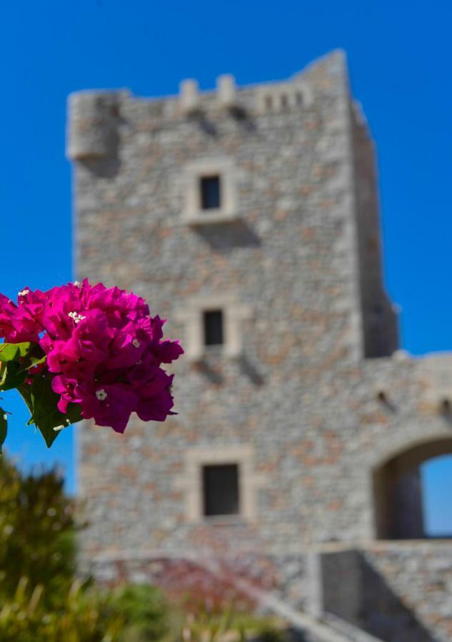 Focalion Castle Luxury Suites Pírgos Dhiroú Bagian luar foto