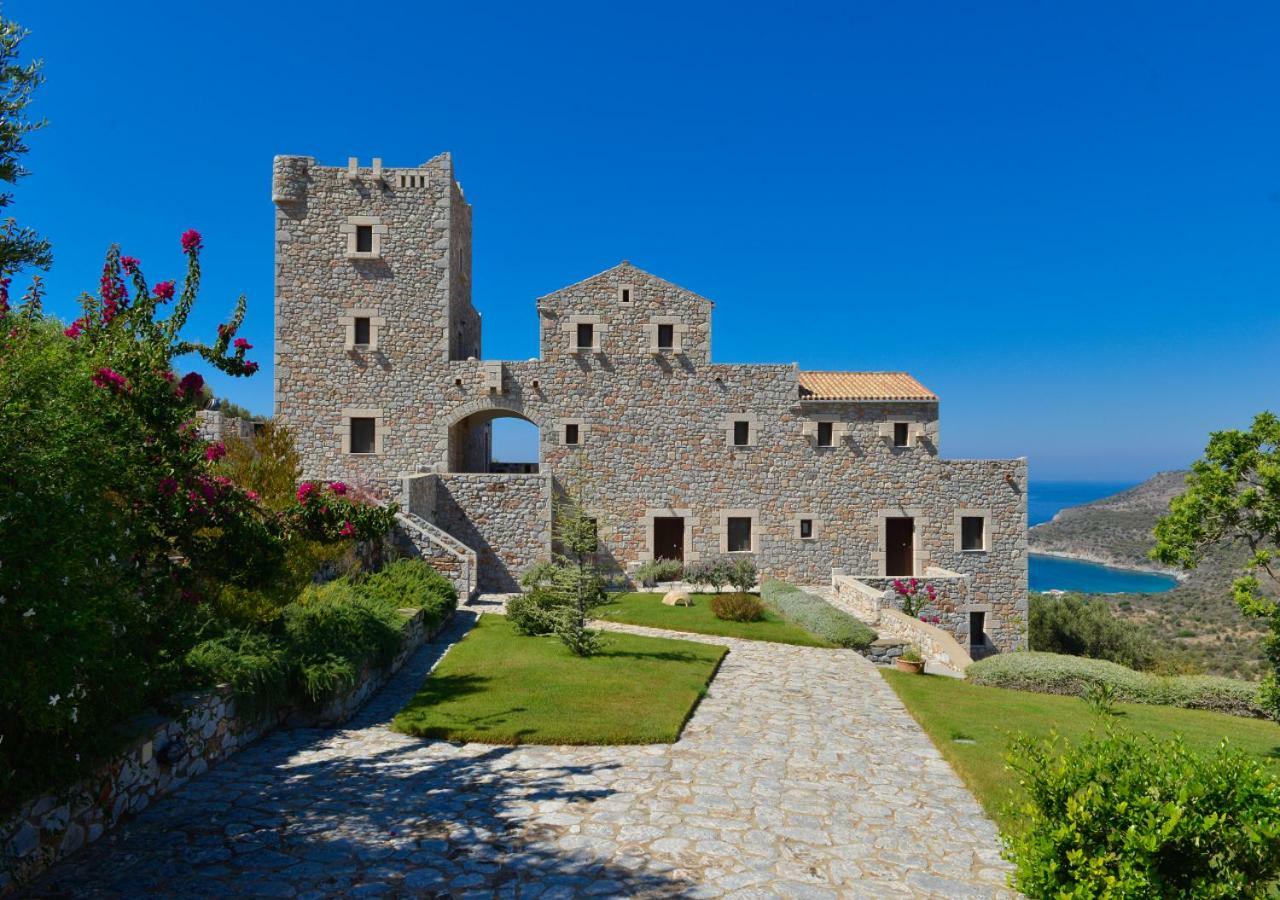 Focalion Castle Luxury Suites Pírgos Dhiroú Bagian luar foto