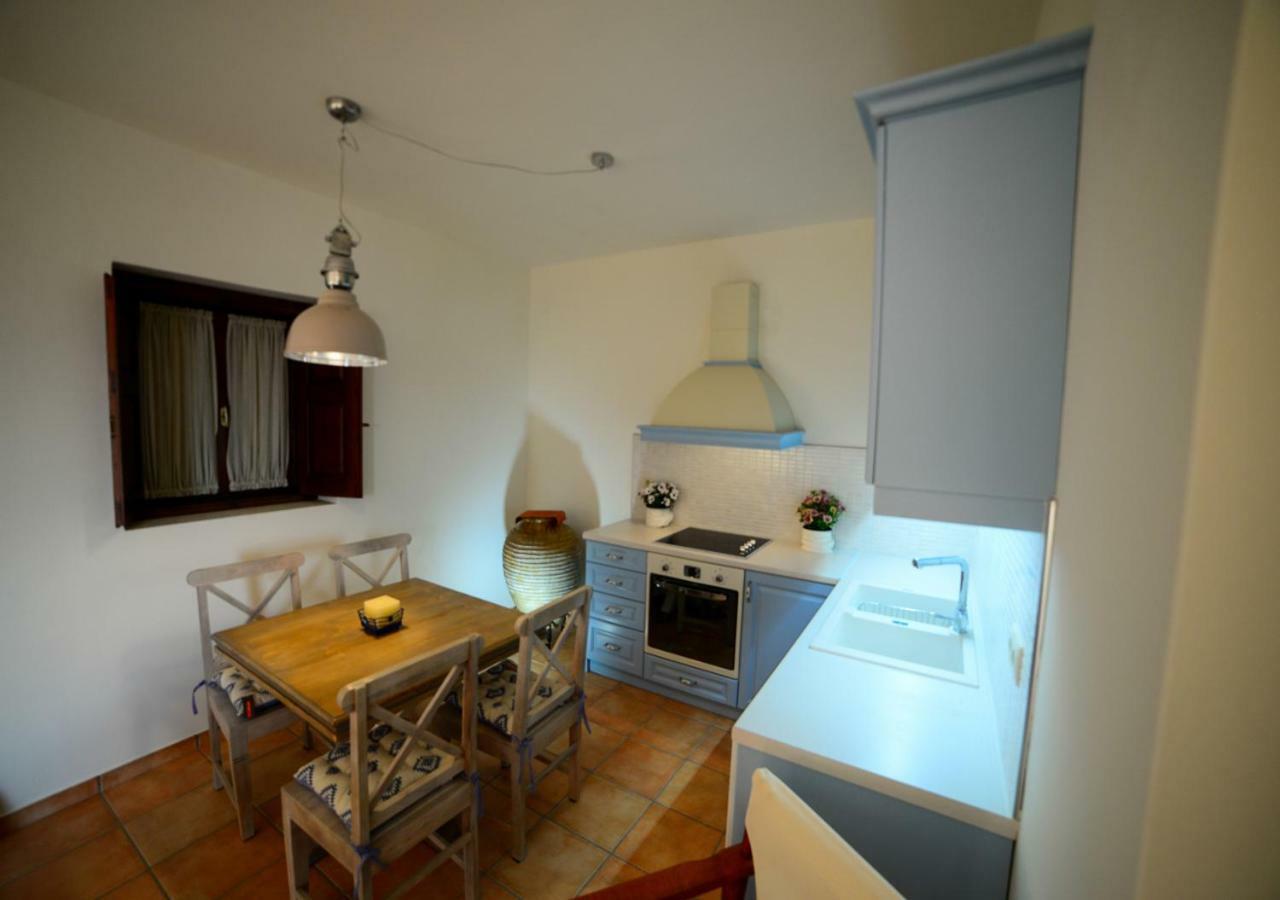Focalion Castle Luxury Suites Pírgos Dhiroú Bagian luar foto